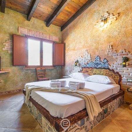 טאולאדה Gaudi Guesthouse מראה חיצוני תמונה
