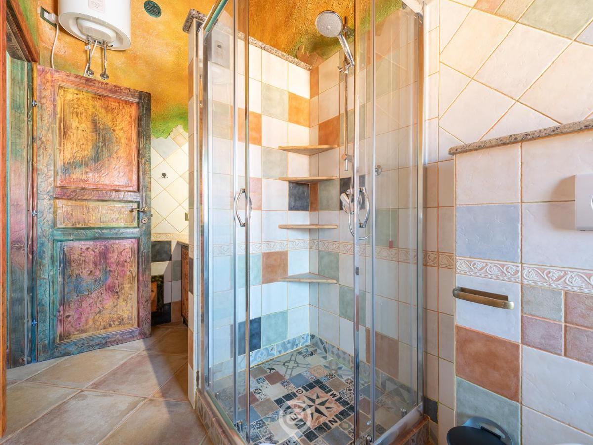טאולאדה Gaudi Guesthouse מראה חיצוני תמונה