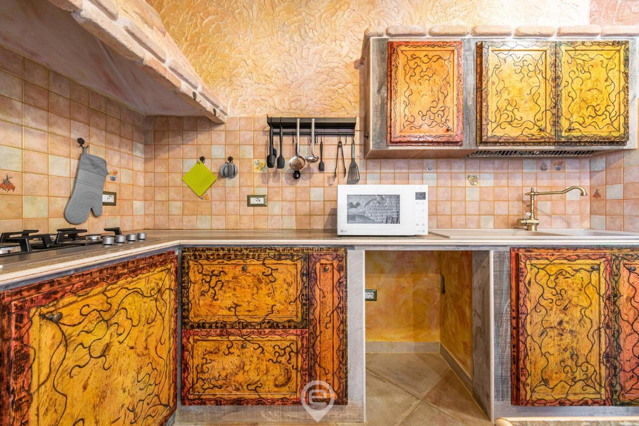 טאולאדה Gaudi Guesthouse מראה חיצוני תמונה