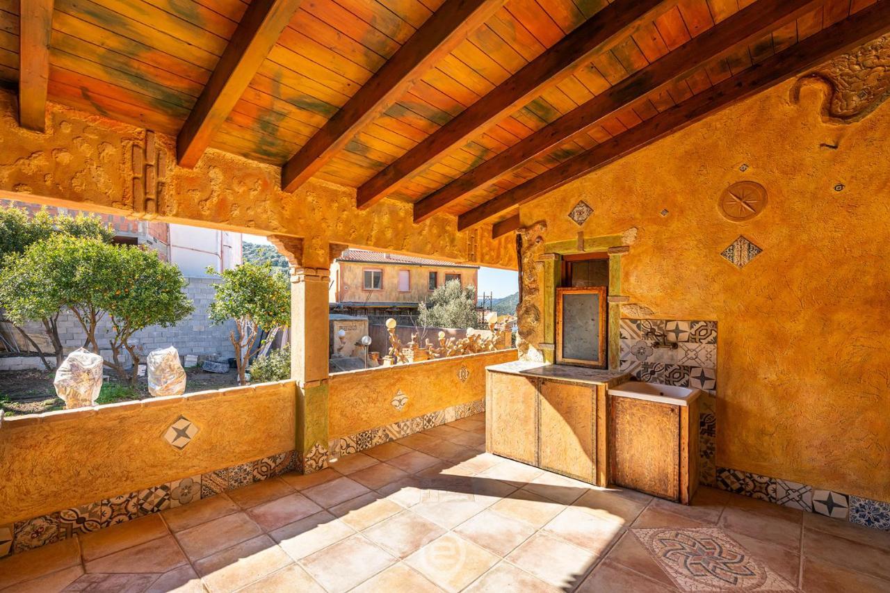 טאולאדה Gaudi Guesthouse מראה חיצוני תמונה