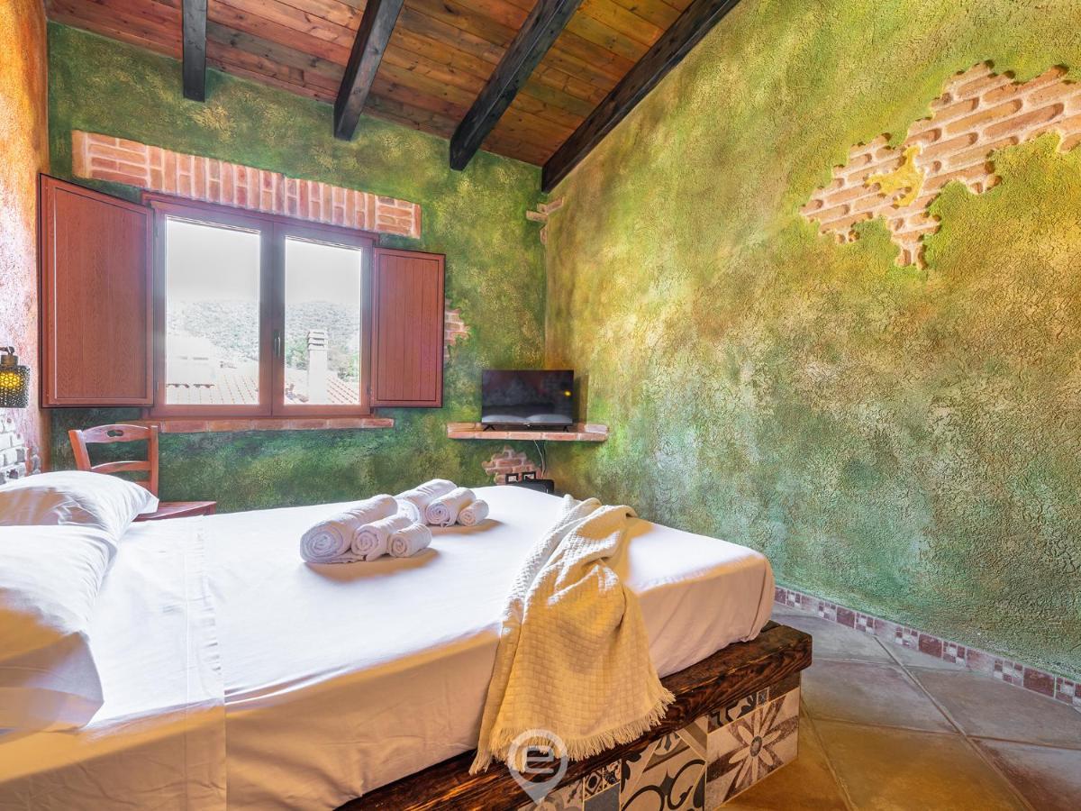 טאולאדה Gaudi Guesthouse מראה חיצוני תמונה