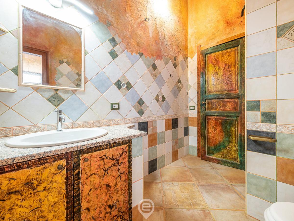 טאולאדה Gaudi Guesthouse מראה חיצוני תמונה