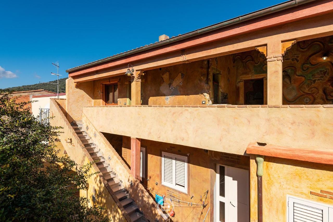 טאולאדה Gaudi Guesthouse מראה חיצוני תמונה